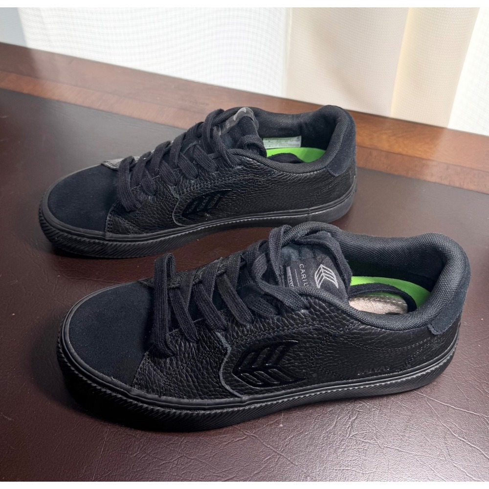 Cariuma Salvas Triple Black Leather Suede Low Top Sneaker Womens 8 411304B30W080